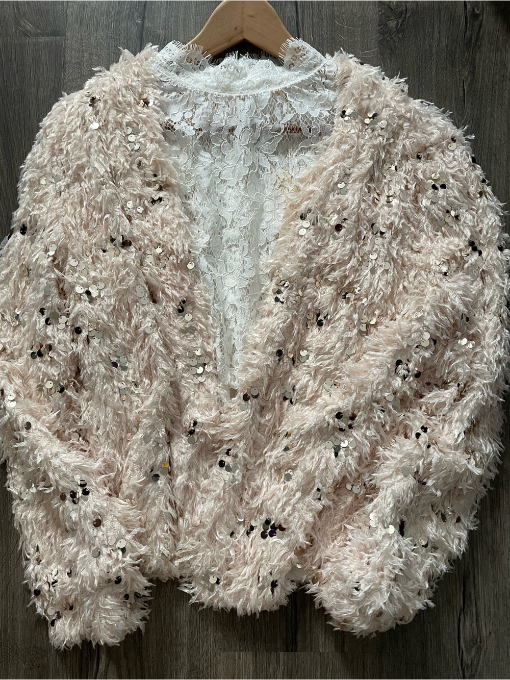 Beautiful NWOT cream feathered & sequined jacket w/ crisp white eyelash lace top